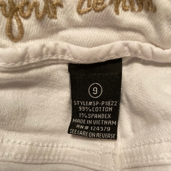 Size 9/23 cropped Women’s white (adore your denim SPJ)  distressed jeans Frayed - Picture 5 of 9